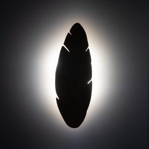 HOJA WOOD KINKIET 4" se traduit en français par "HOJA WOOD APPLIQUE 4